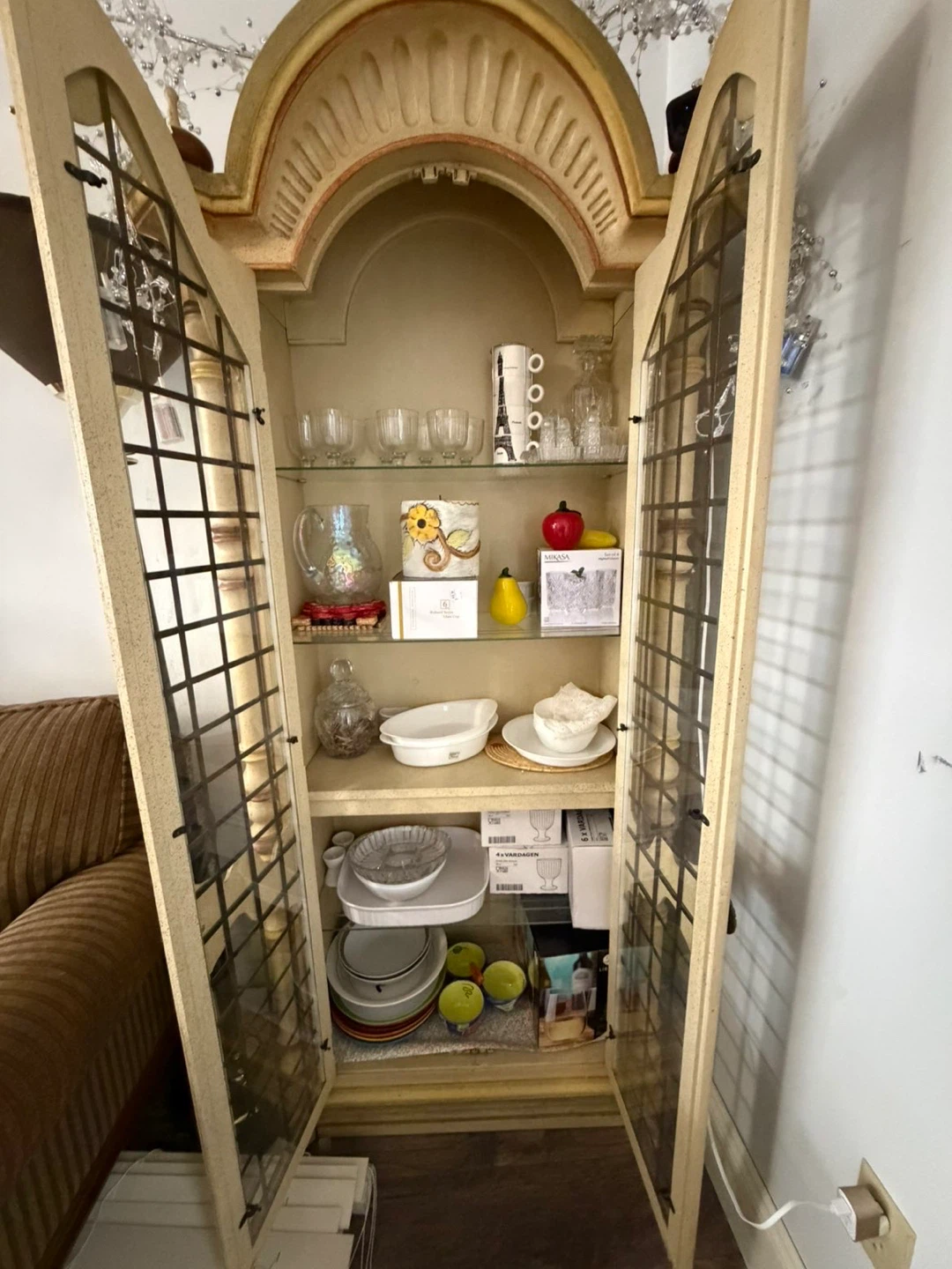 Display Cabinet with Glass Doors - photo 3
