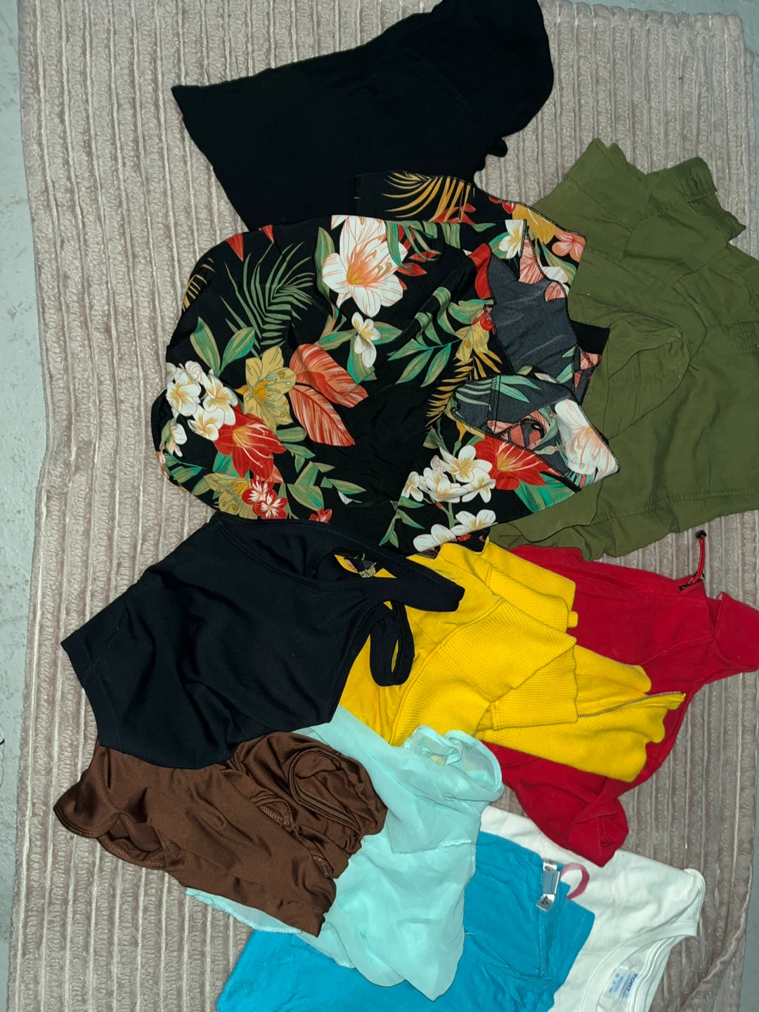 Bundle of women's tops