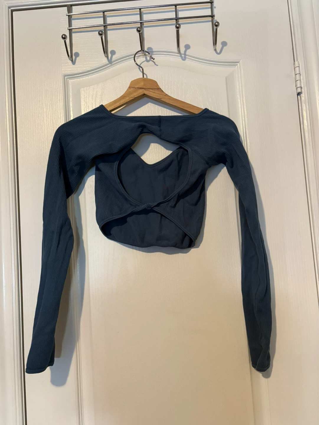 blue ribbed long sleeve crop top with back cutout - photo 2