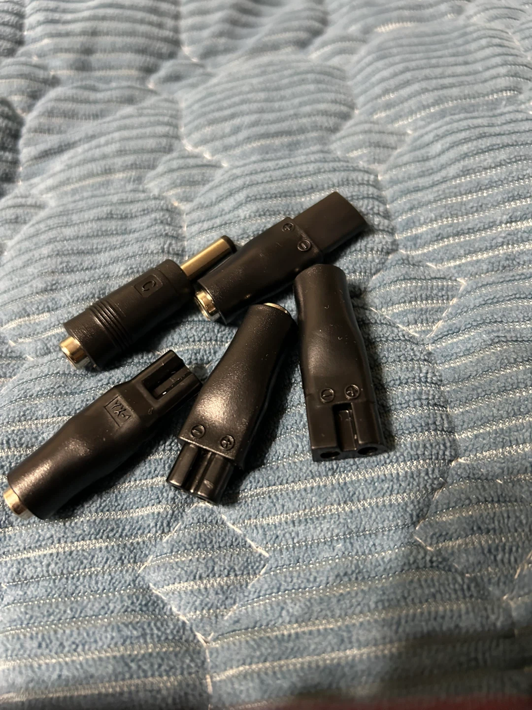 New- of 4 Black Power Adapter Connectors - photo 3