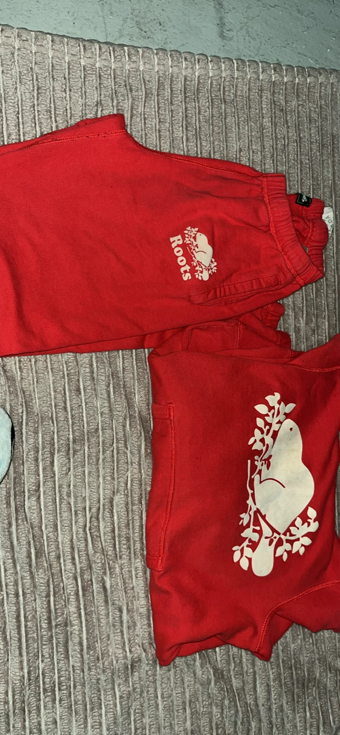 Roots Red Sweatshirt and Sweatpants Set