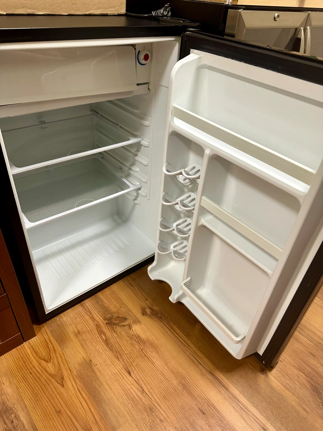 Danby DCR122BSSLDD Compact Mini Refrigerator Fridge - photo 3