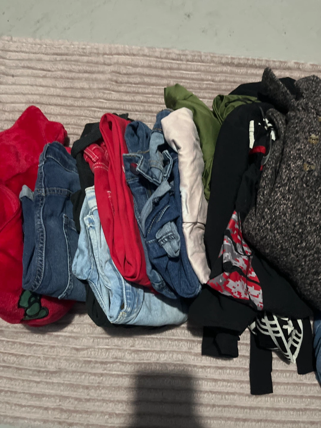 Bundle of assorted kids clothing - photo 2