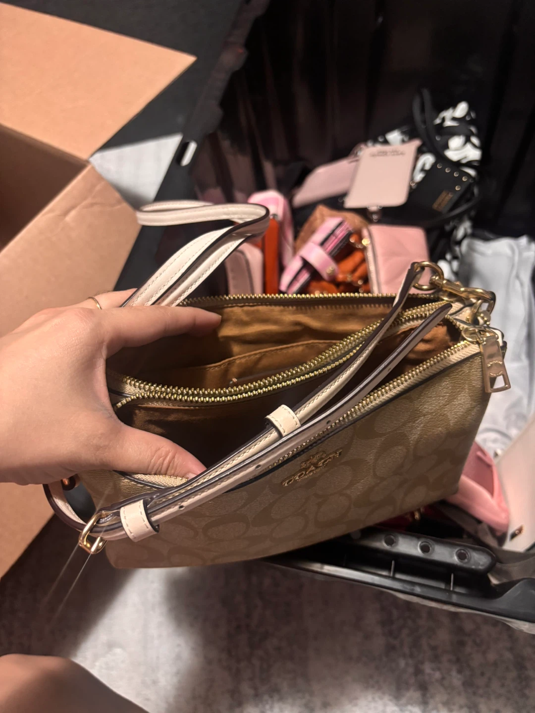 Coach Signature Canvas Sling Bag - photo 2