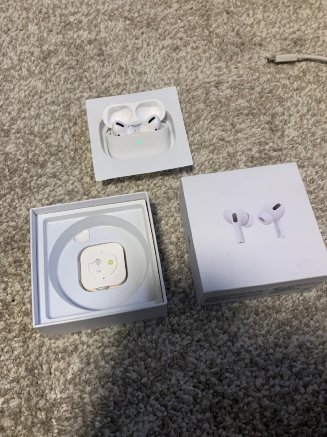 Apple AirPods Pro (2nd generation) with no charging cable - photo 2