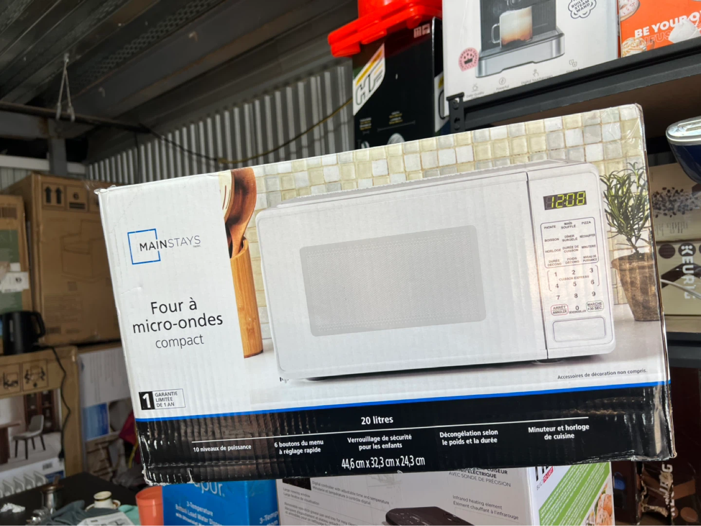 Mainstays 0.7 Cu ft Countertop Microwave   – Black & White - photo 2