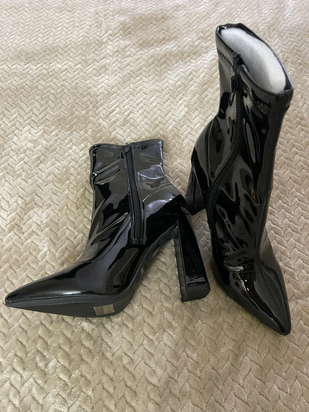Black Patent Pointed Toe Block Heel Ankle Boots - photo 3