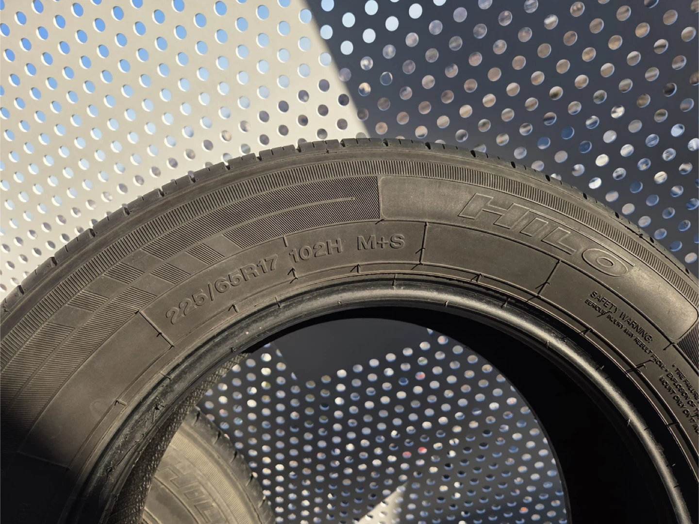 Set of 4 Hilo Sport XV1 Tires 225/65R17 - photo 2