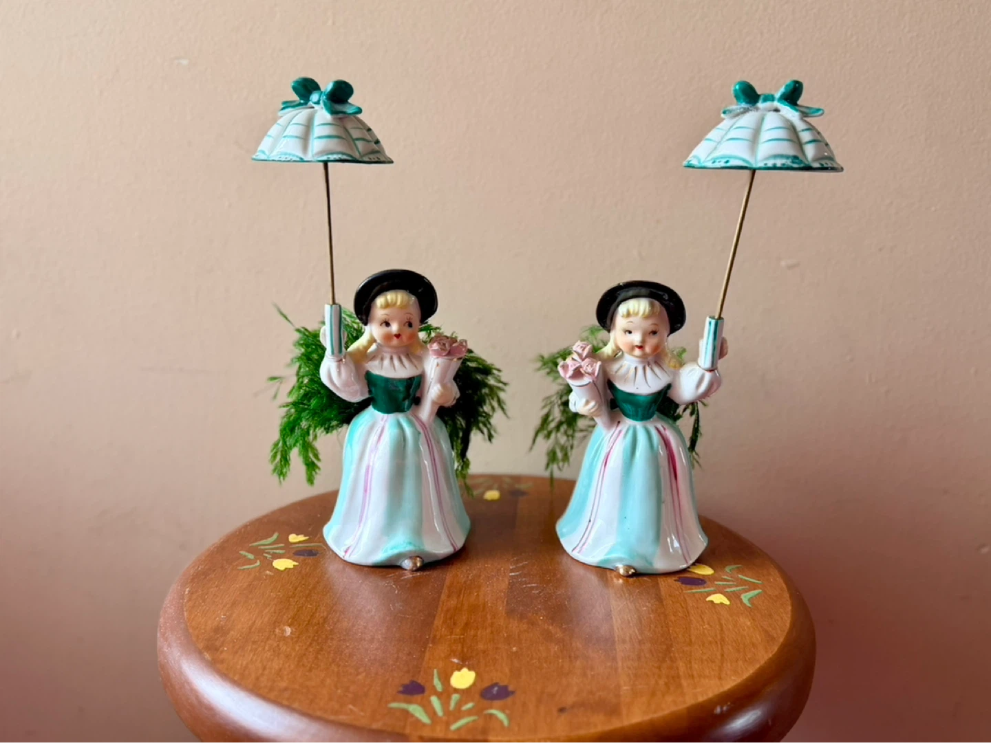 Ucagco Japan Ceramic Figurines Set of 2 - photo 3