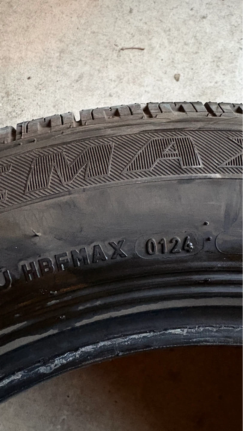 225/65/17 all season tires ( 3 pcs only ) - photo 3