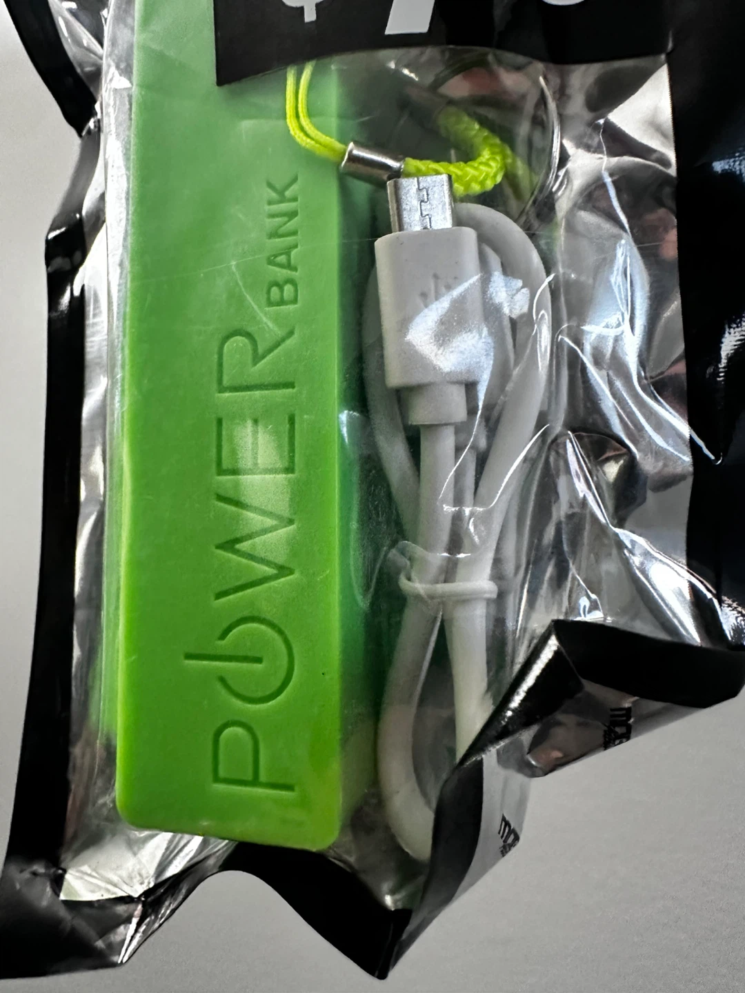 Smart Bits 1800mAh Portable Power Bank with Key Ring - photo 2