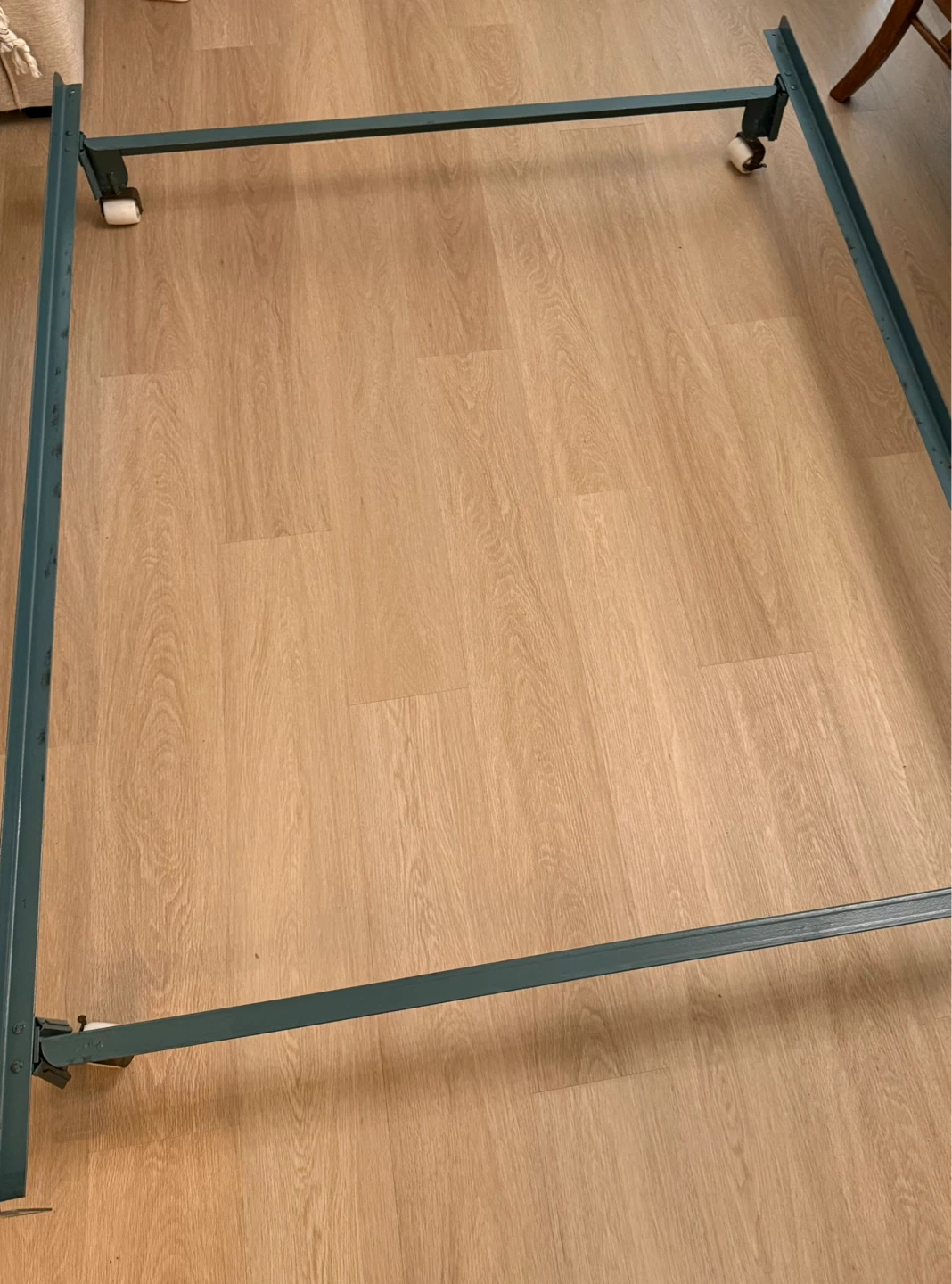 Sealy Heavy-duty Bed Frame (Double or Full size)