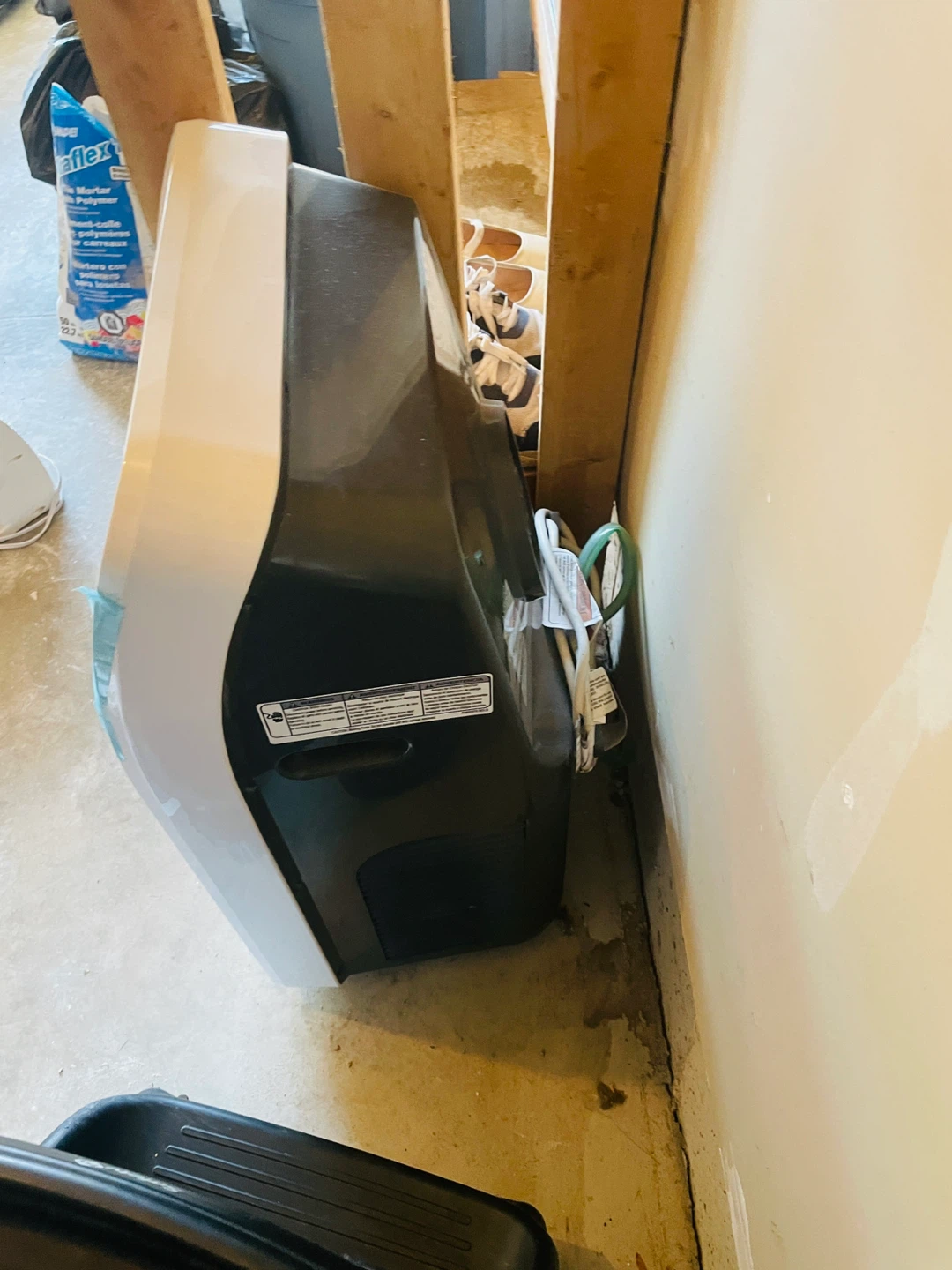 Insignia Portable Air Conditioner - photo 2
