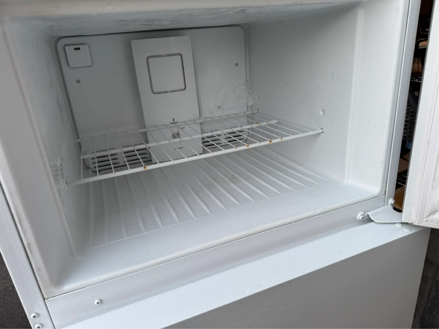 Frigidaire Refrigerator - photo 3