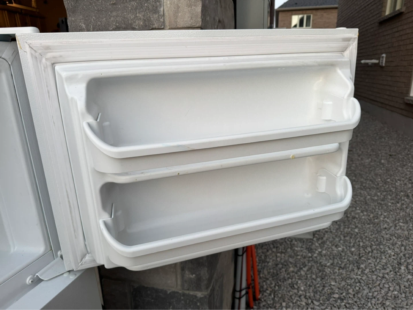 Frigidaire Refrigerator - photo 4