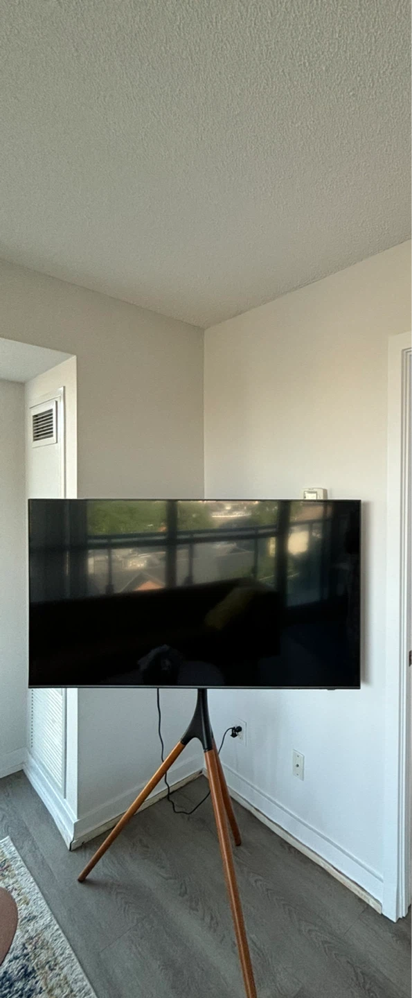 Samsung 55" Smart TV with Tripod Stand