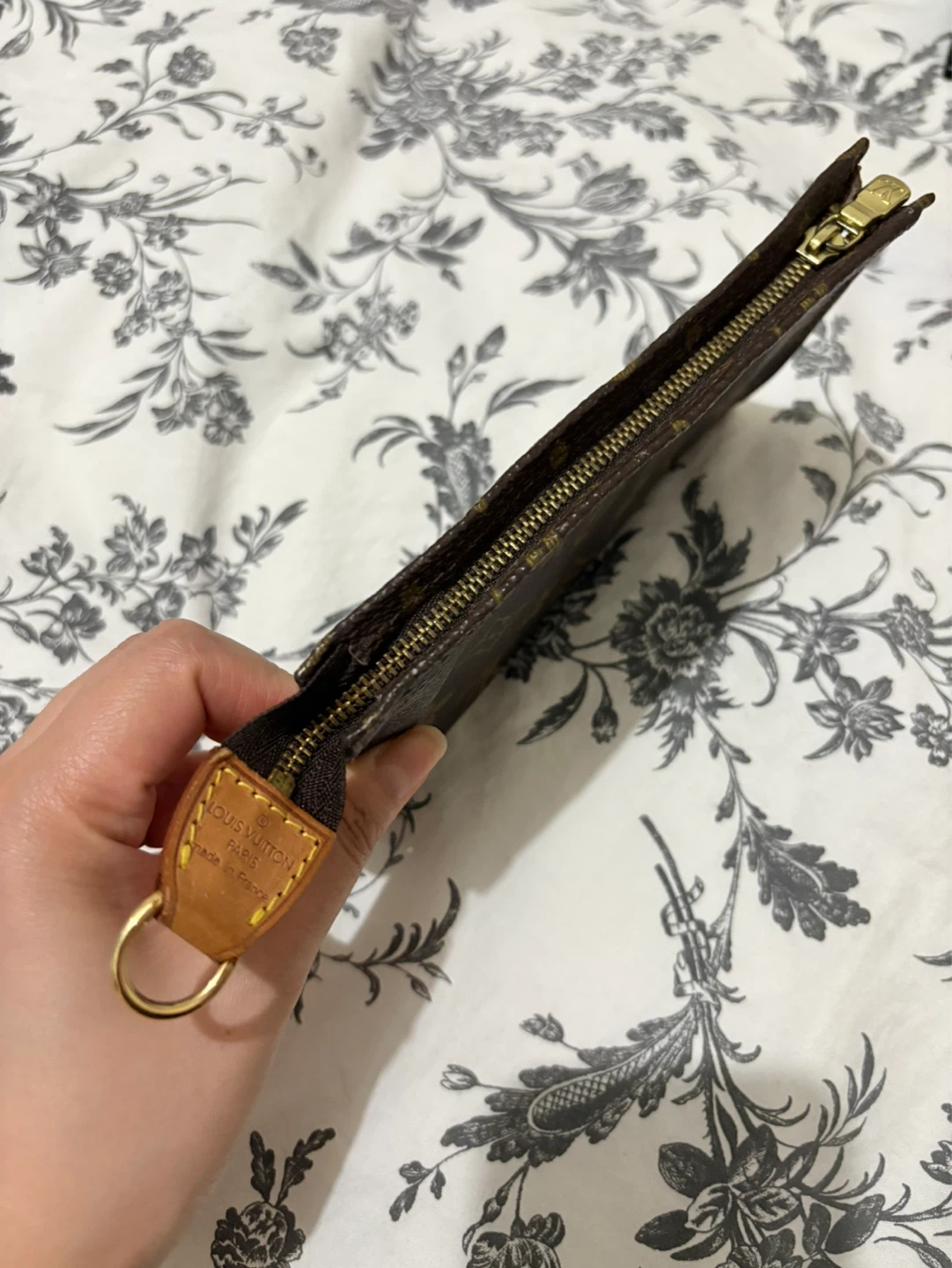 Louis Vuitton Monogram Pouch - photo 3