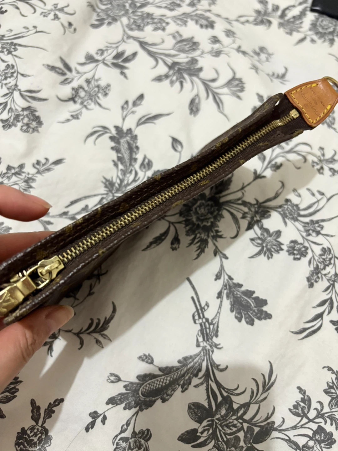 Louis Vuitton Monogram Pouch - photo 2