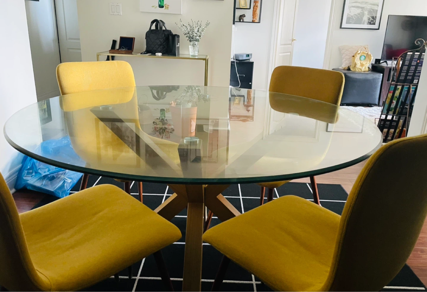 Round Glass Dining Table - photo 2
