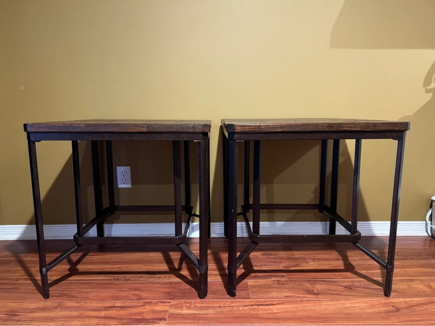 Set of 2 Side Tables