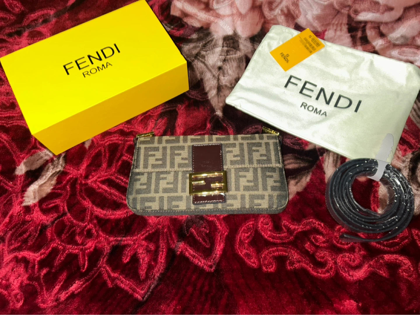 Fendi Roma Baguette Bag - photo 2