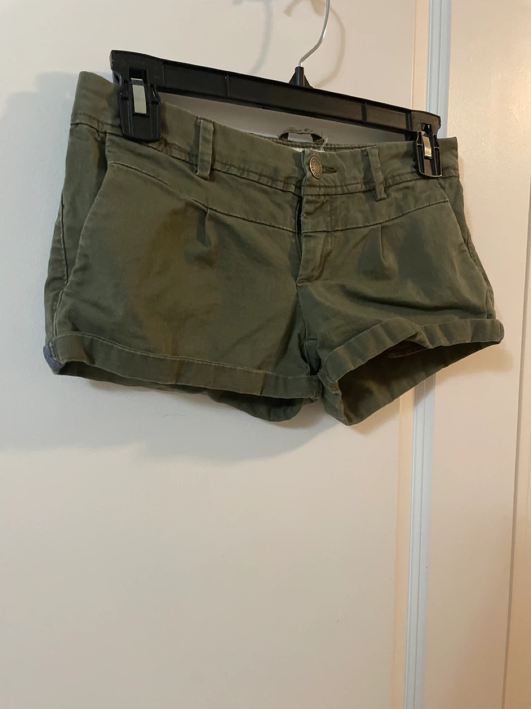 Green  Shorts Size 00 like new