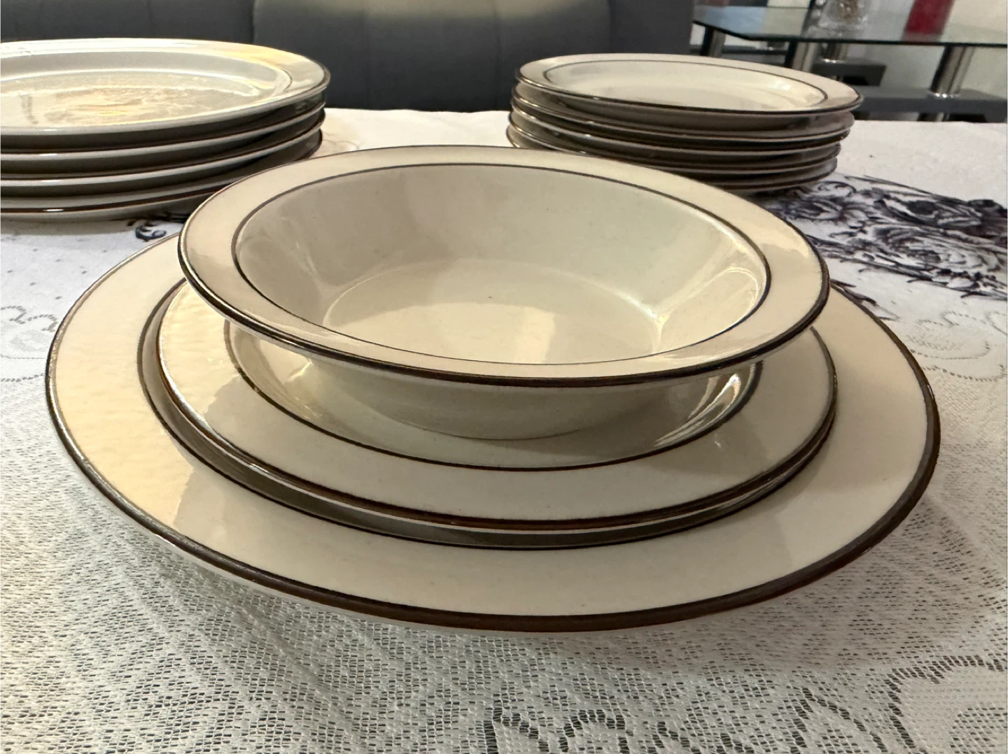 Set of 6 Dinner Plates and 6 Bowls