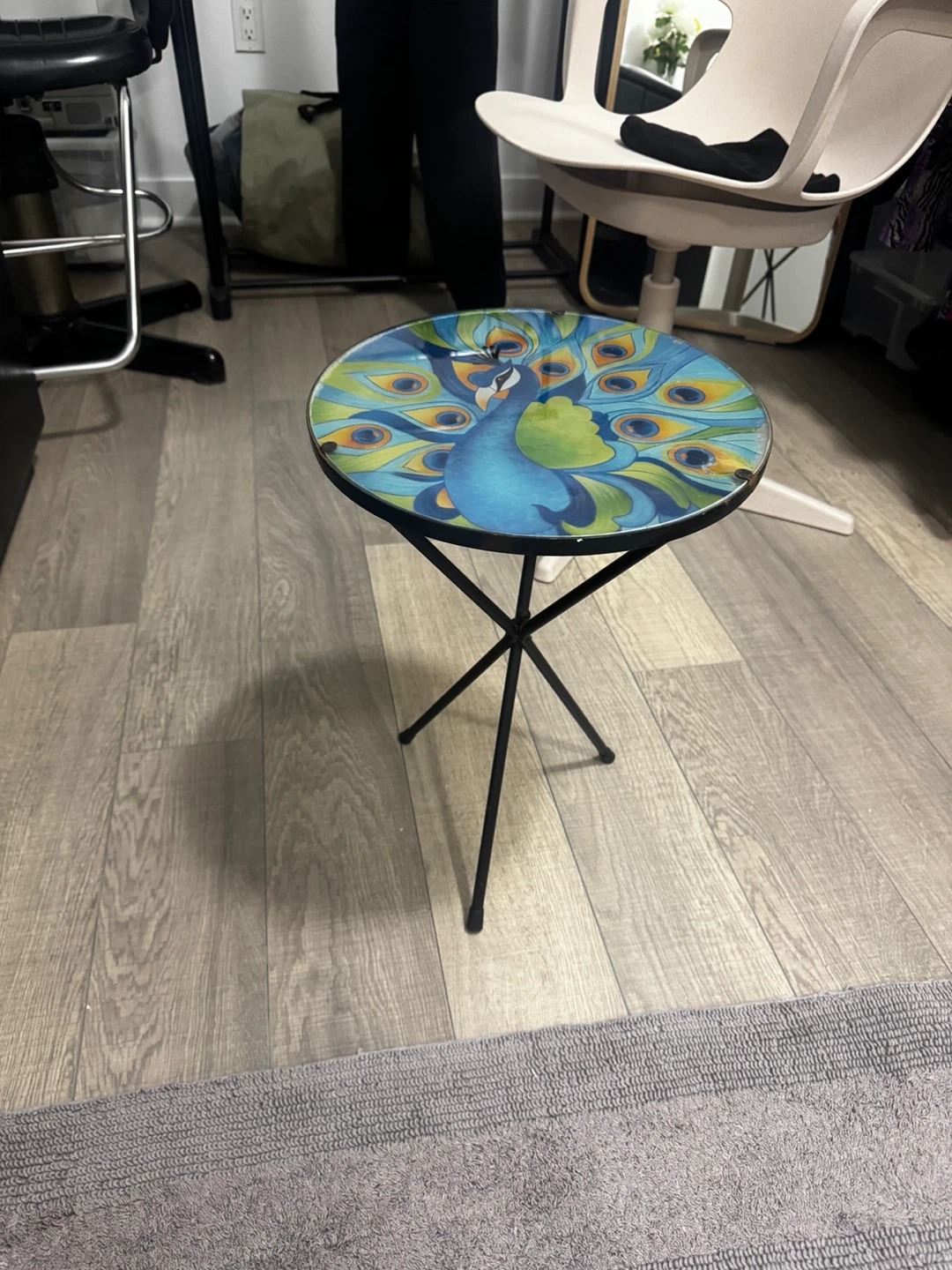 Round Side Table with Peacock Design - photo 3