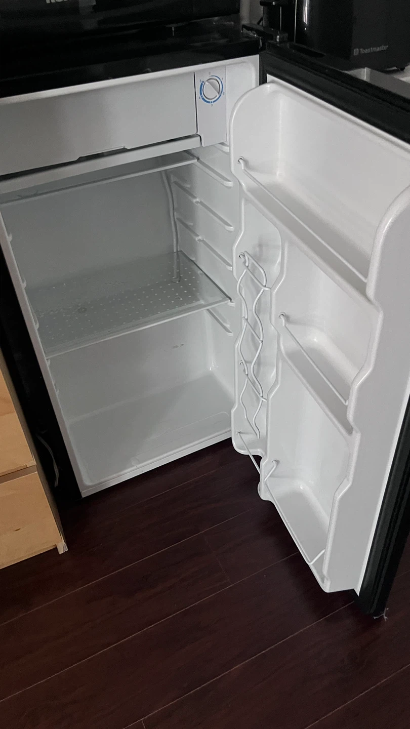 RCA Mini Fridge - photo 2