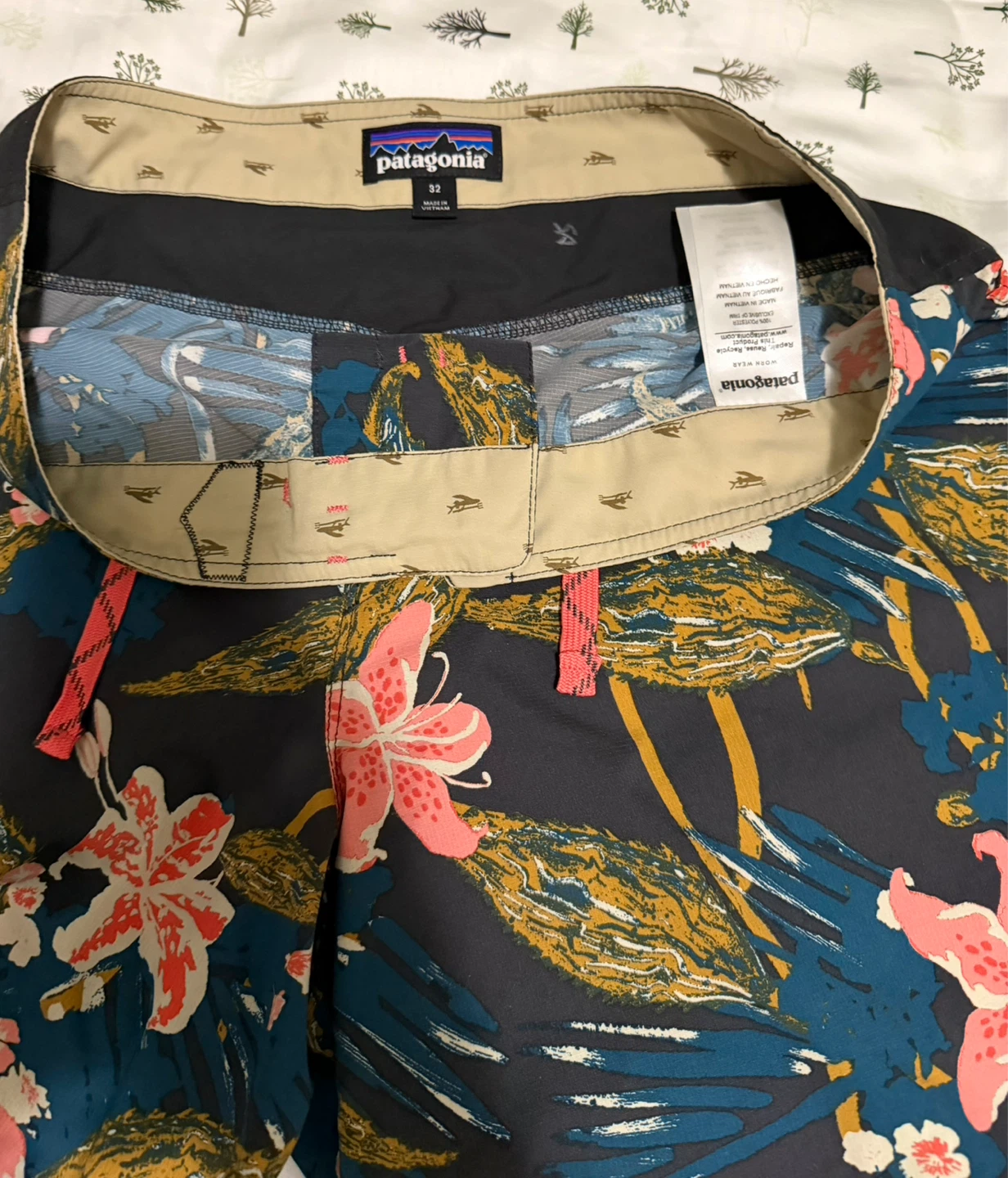 Patagonia Board Shorts Size 32 Floral Print - photo 4