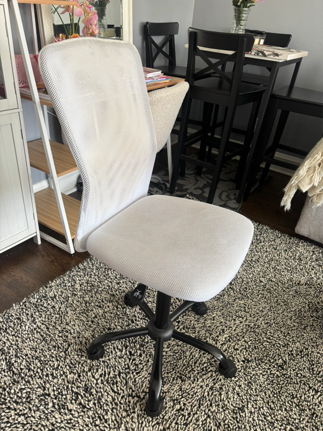 White Mesh Task Chair with Black Base - photo 3