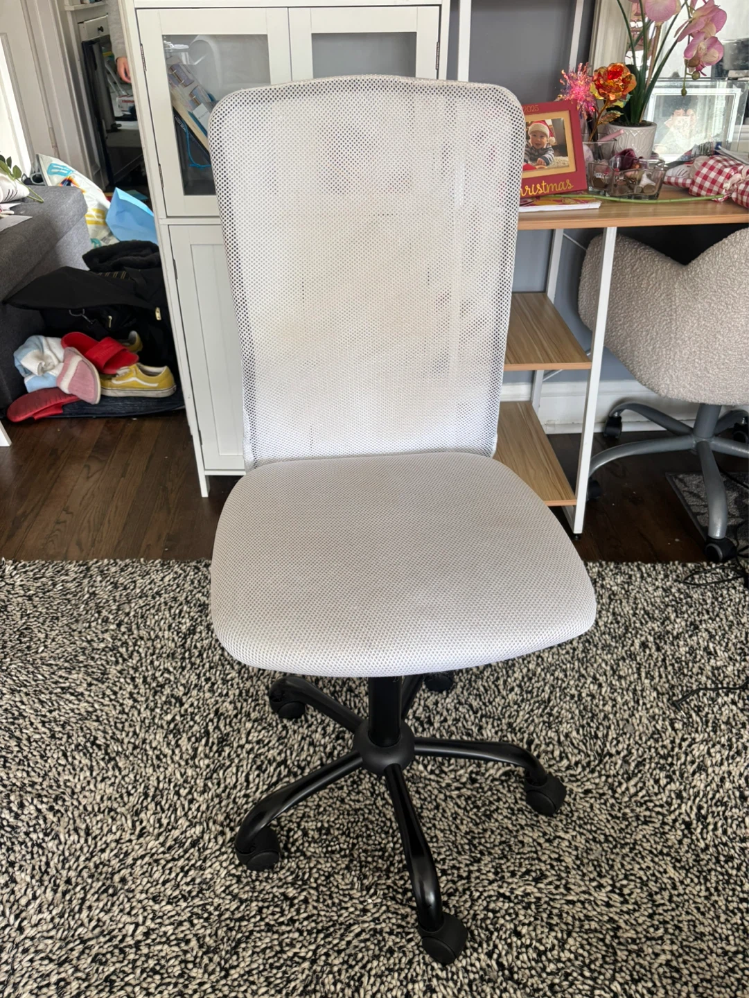 White Mesh Task Chair with Black Base - photo 2