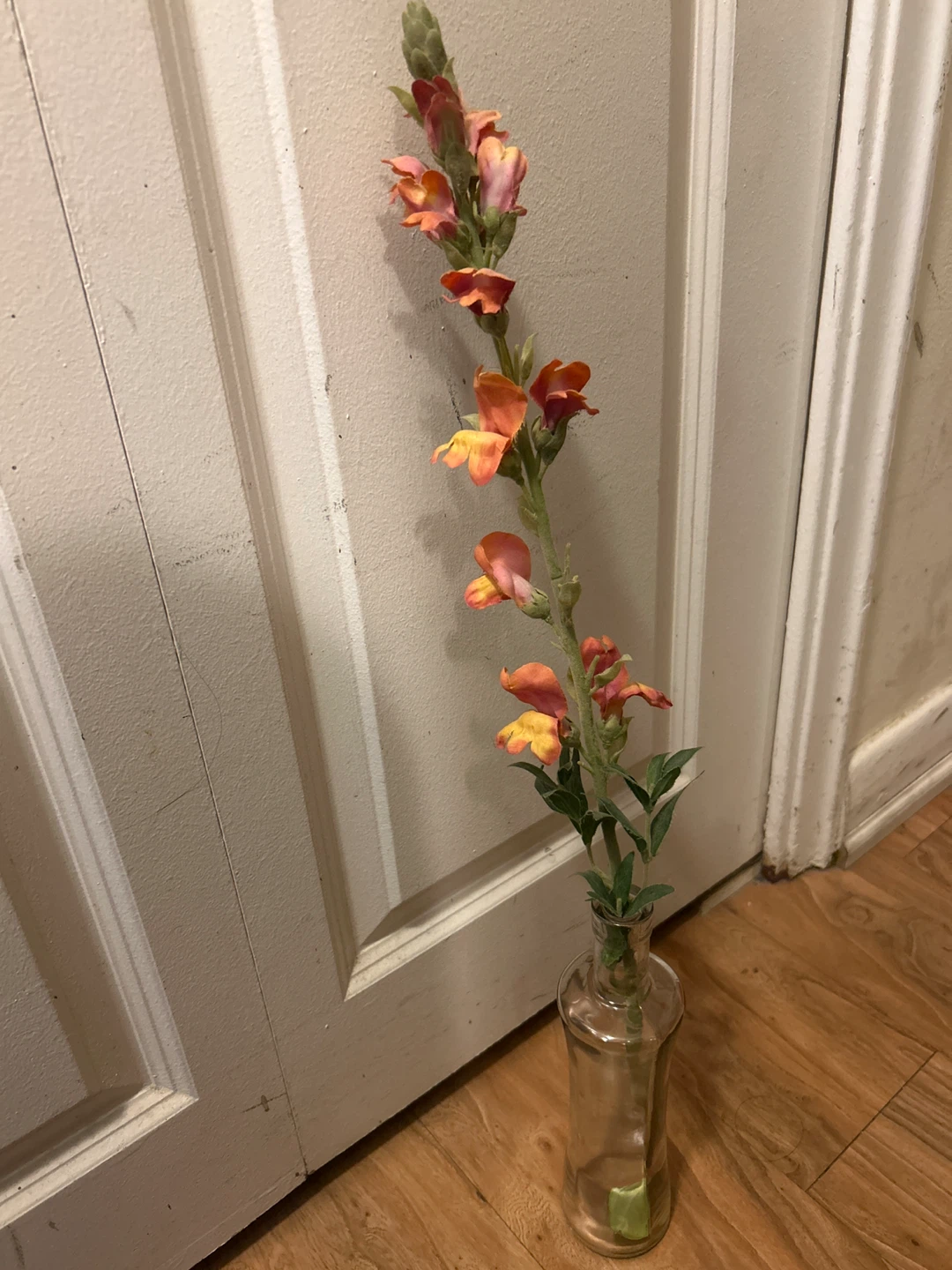 Artificial Snapdragons in Glass Vase - photo 2
