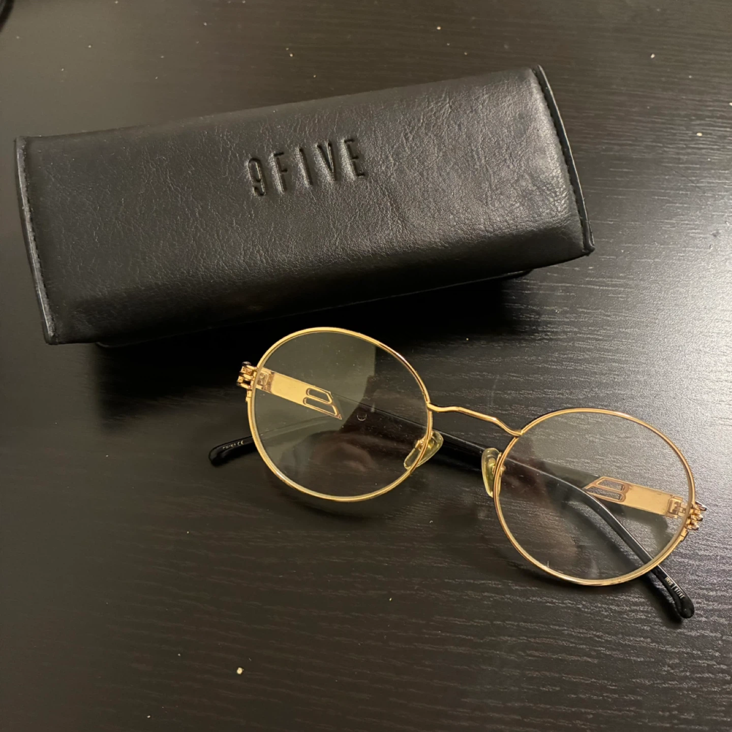 9FIVE Round Gold Frame Glasses with Case