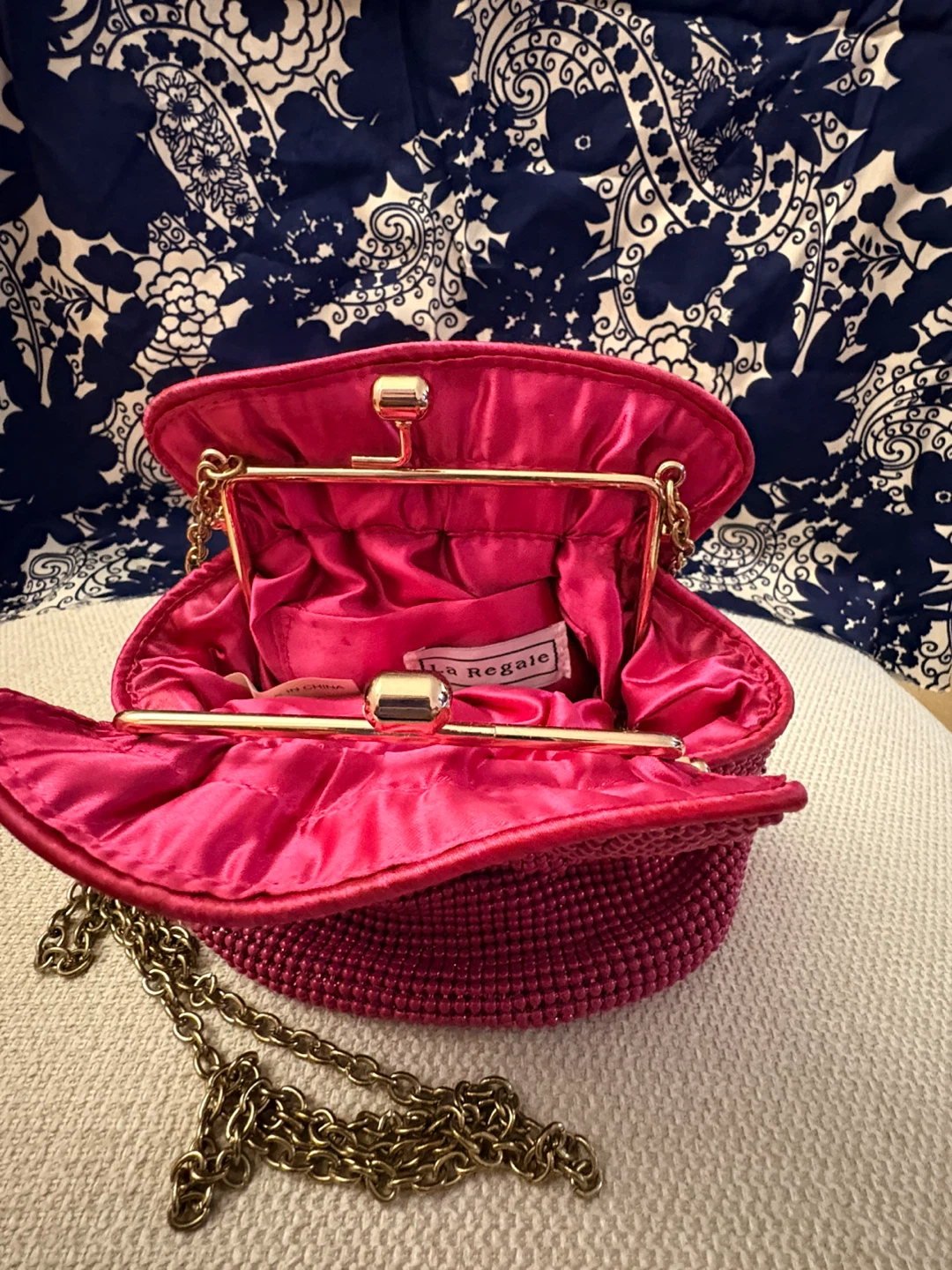 Beaded Lipstick Kiss Clutch Handbag - photo 2