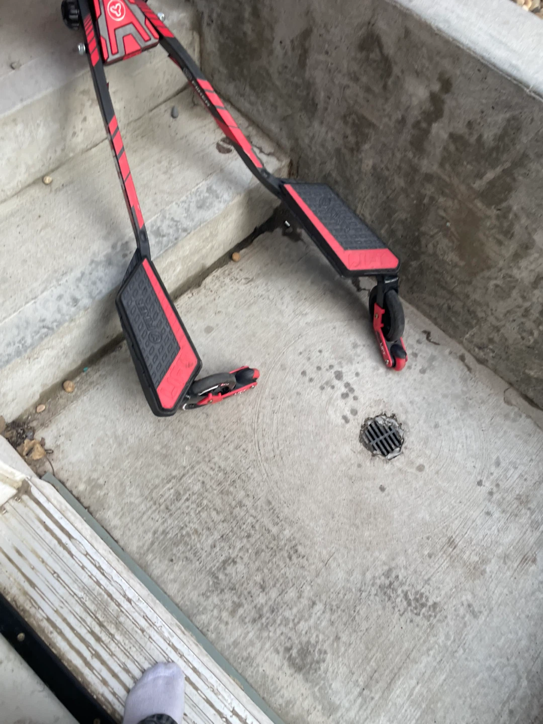 Yvolution Red and Black Scooter - photo 2