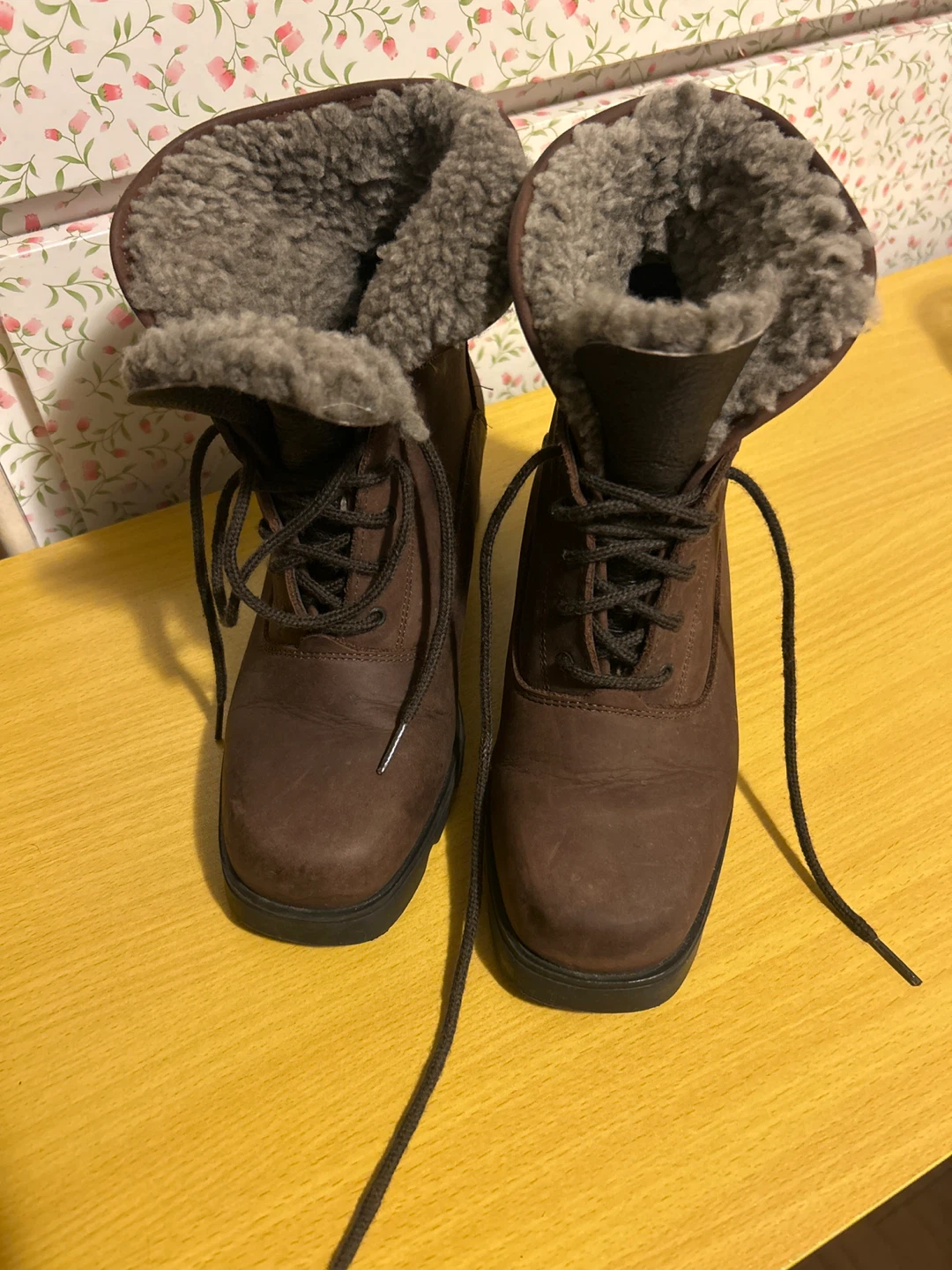 Brown Leather Lace-Up Boots with Fleece Lining