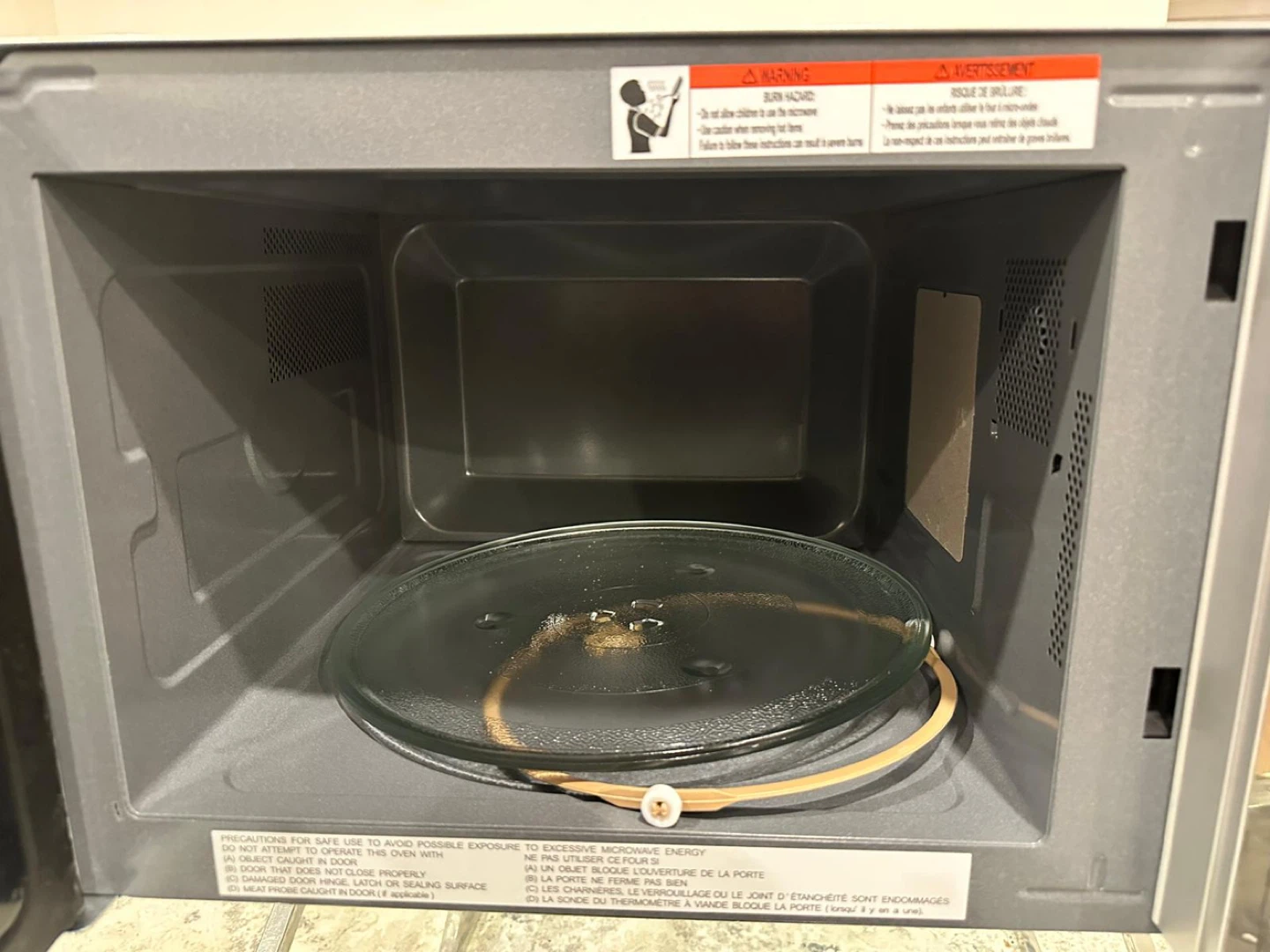 Hamilton Beach 0.9 cu ft Microwave - photo 2