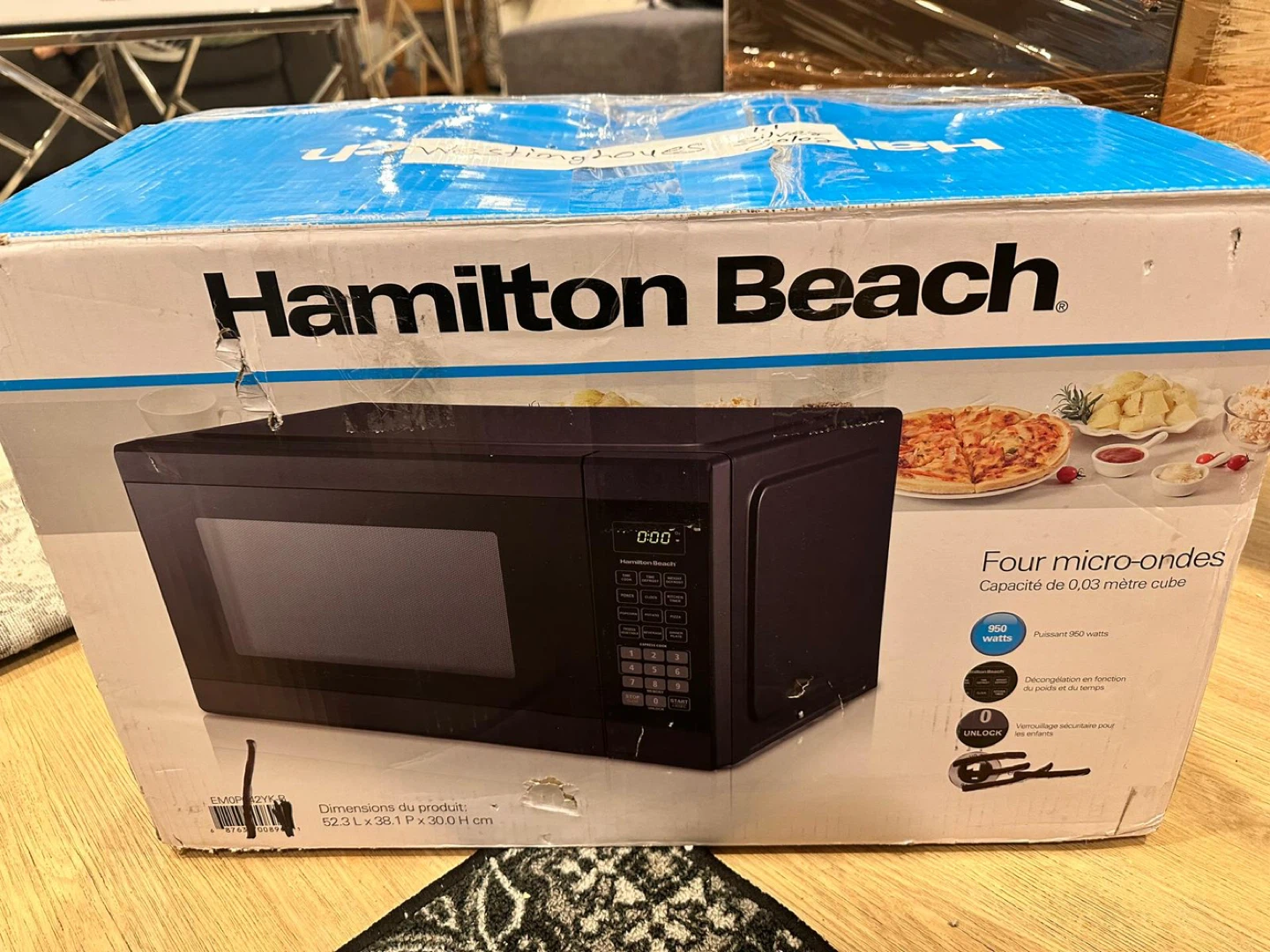 Hamilton Beach 0.9 cu ft Microwave