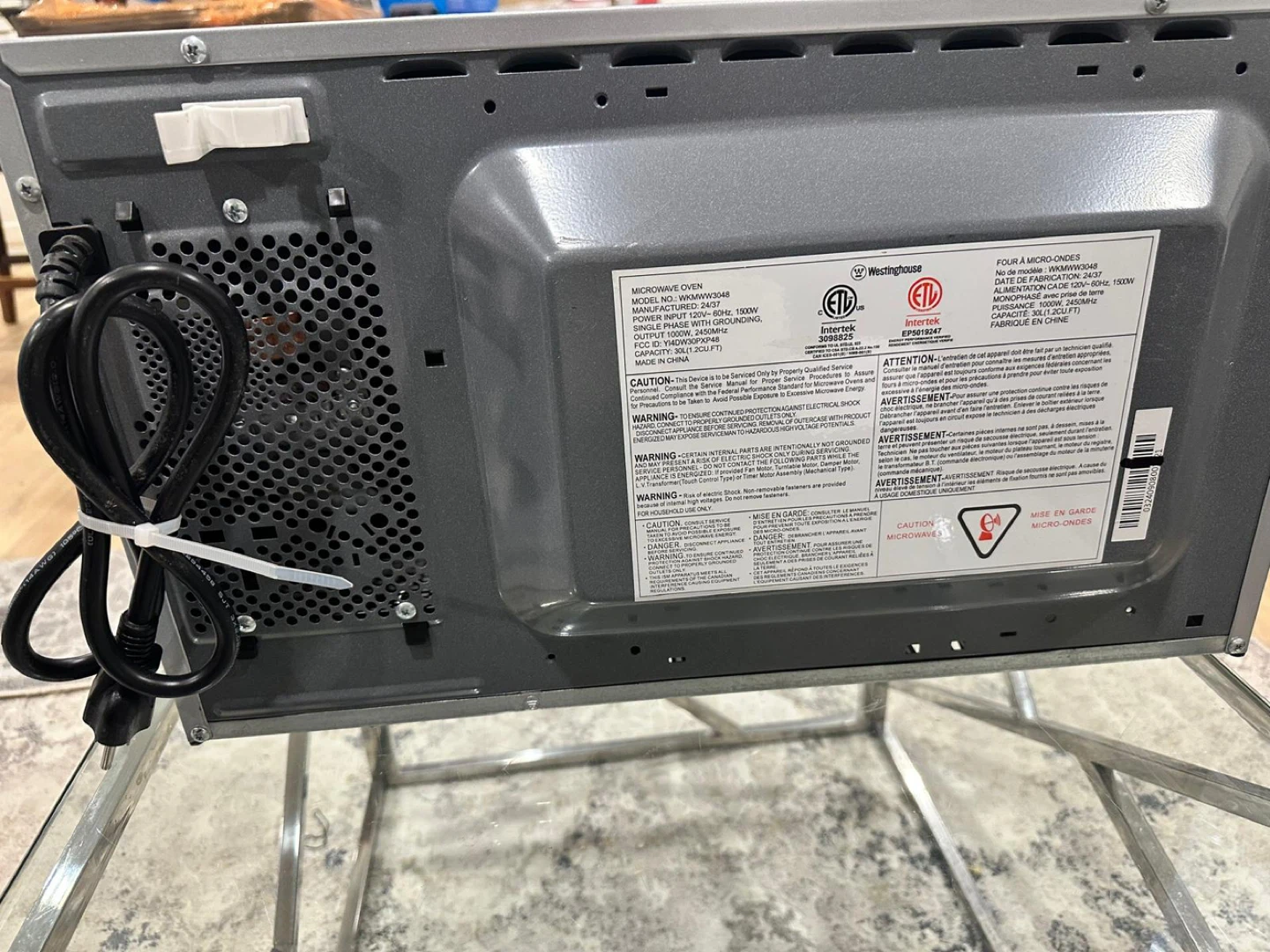Hamilton Beach 0.9 cu ft Microwave - photo 3