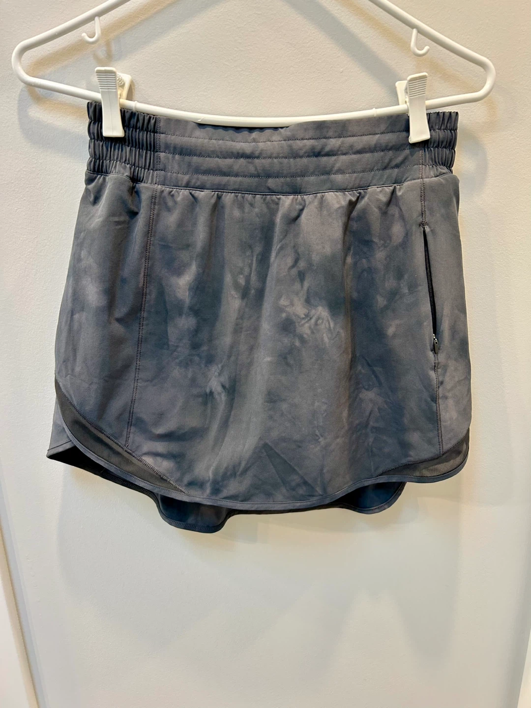Lululemon hotty hot  High-Rise Skirt size 6 - photo 4