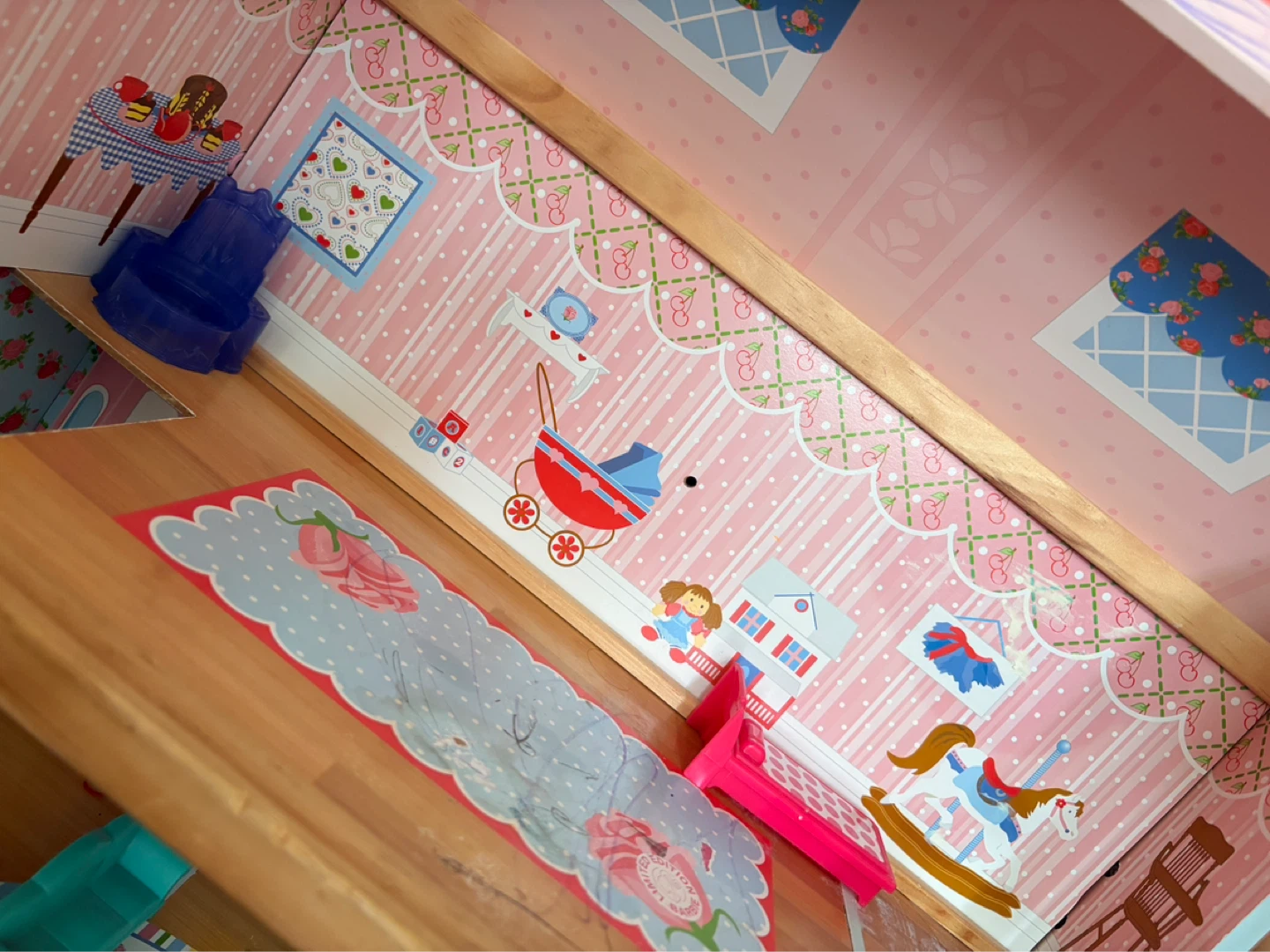 Dollhouse with Furniture - photo 3