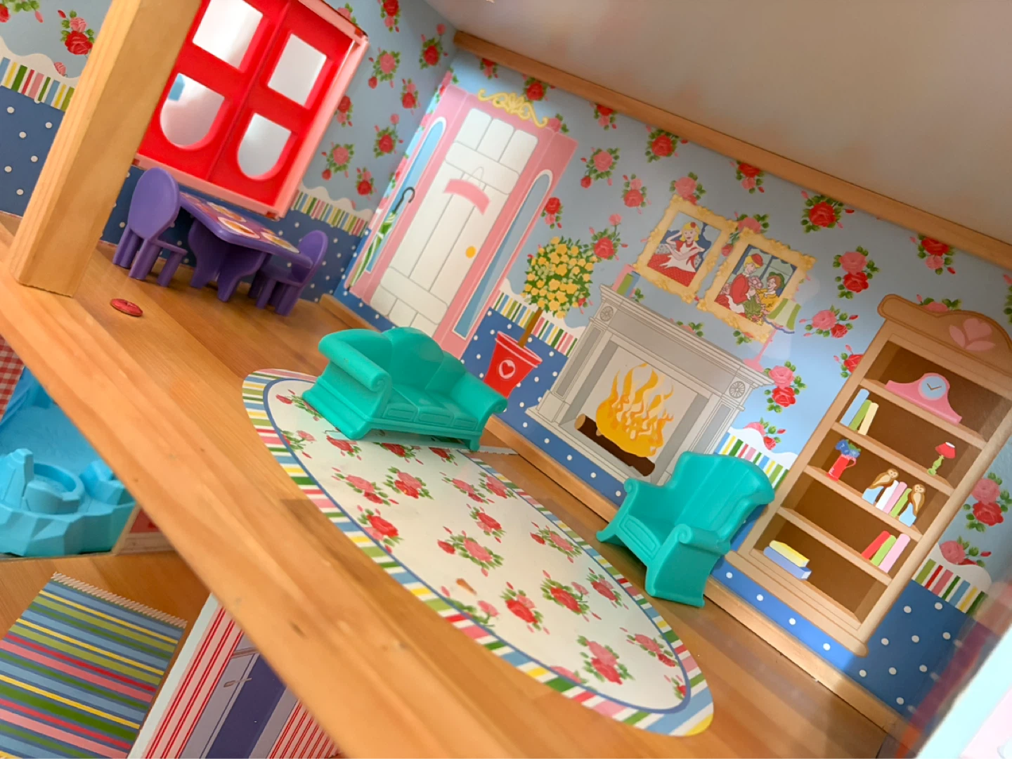 Dollhouse with Furniture - photo 2