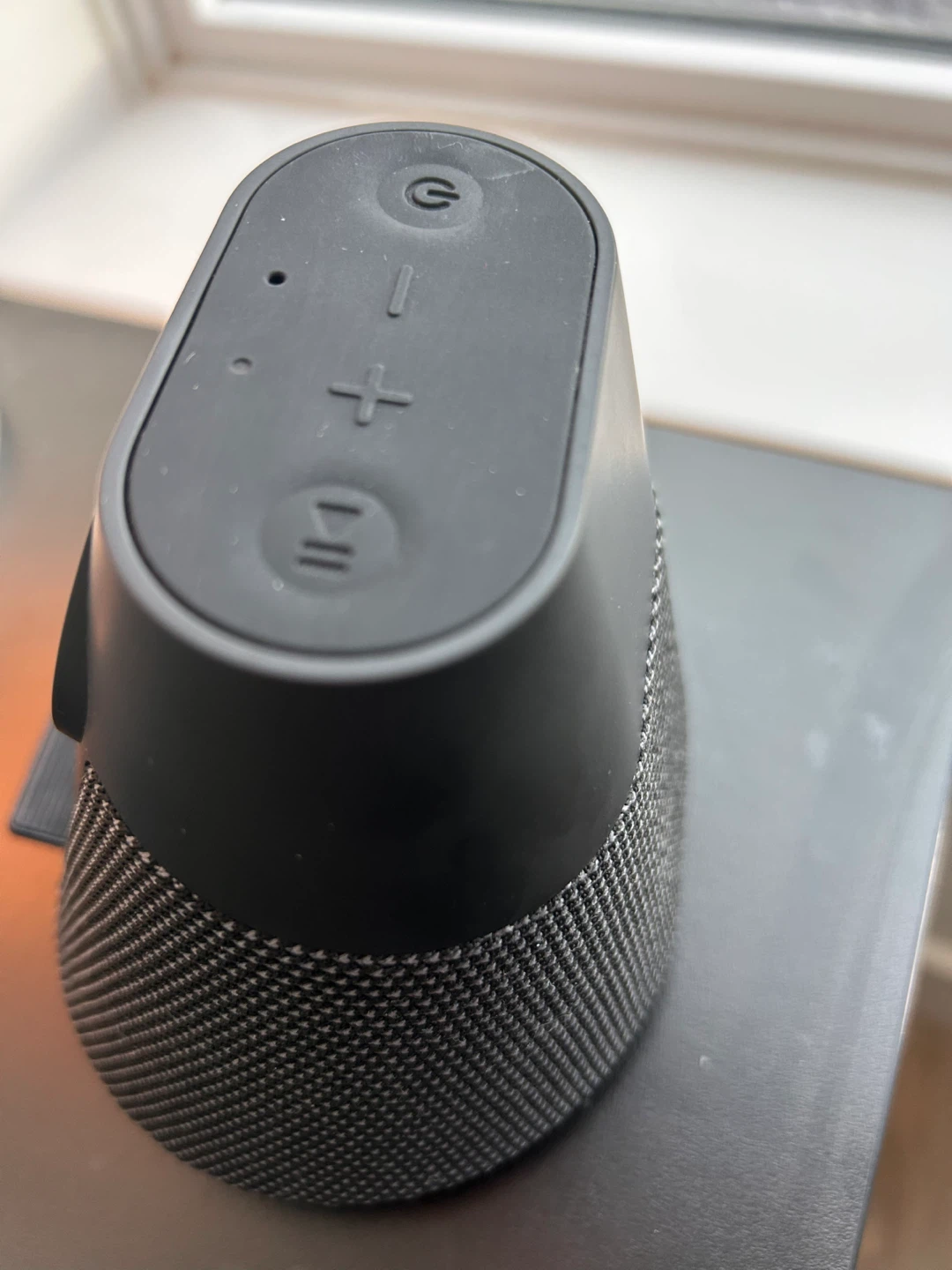 iQ Wireless Speaker & Charger - Like New - photo 2