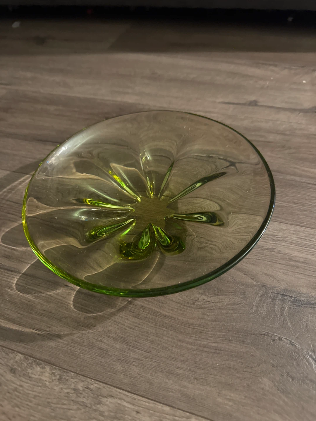 Green Glass Plate - photo 2