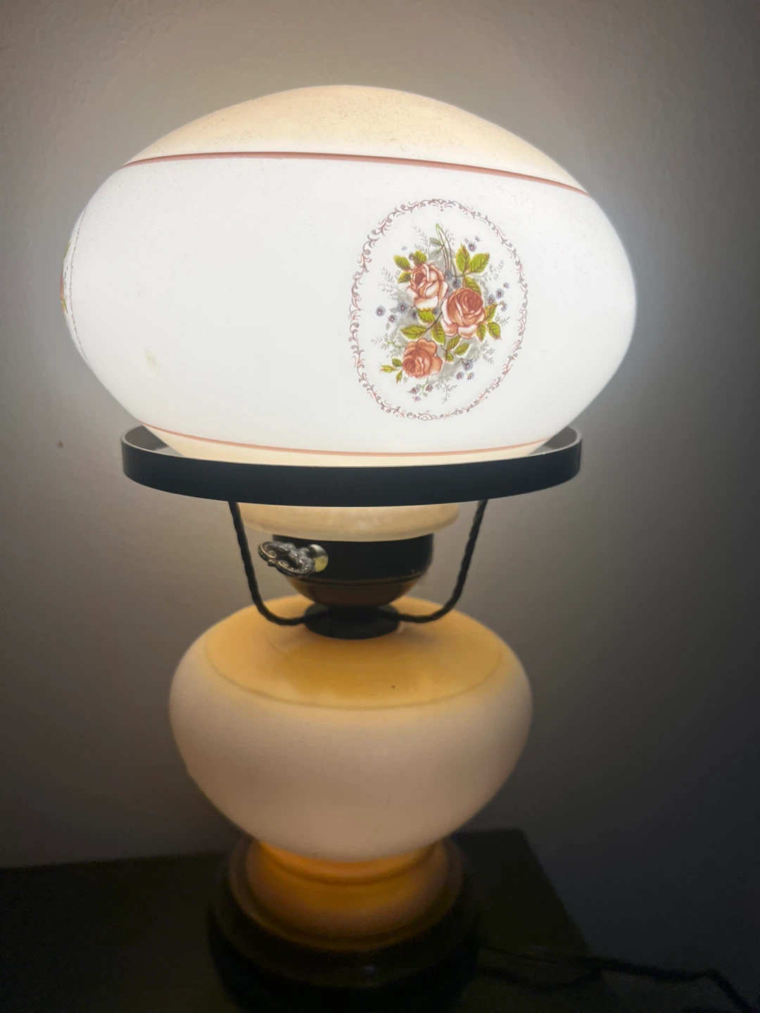 Vintage Rose Floral Table Lamp