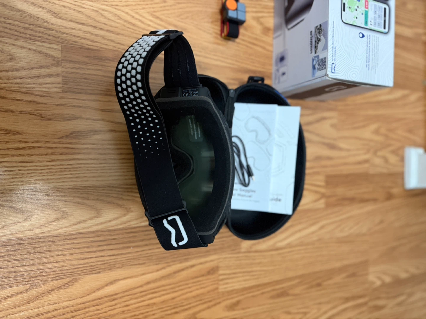 Snow Goggles with TRADITIONAL WALKIE-TALKIES W-Case - photo 2