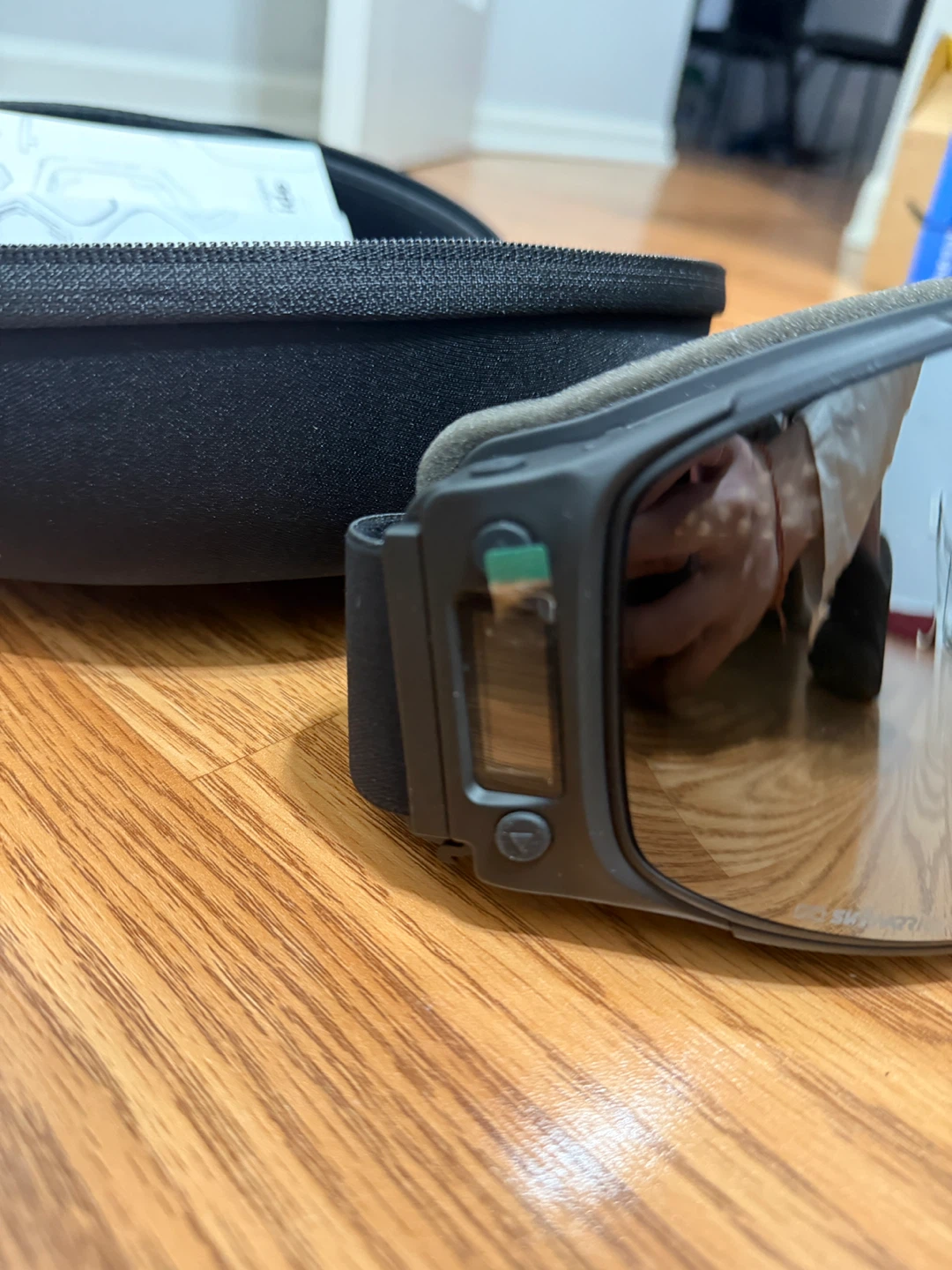 Snow Goggles with TRADITIONAL WALKIE-TALKIES W-Case - photo 3