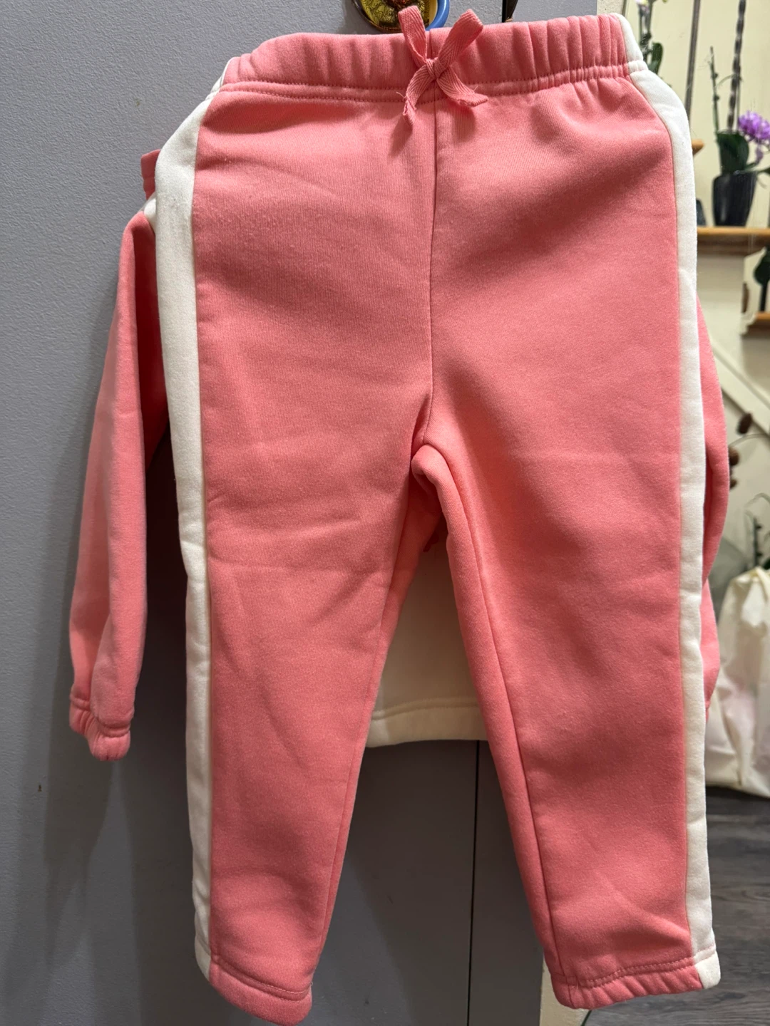 Bluey Hoodie and Pants Set Size 4T - photo 3