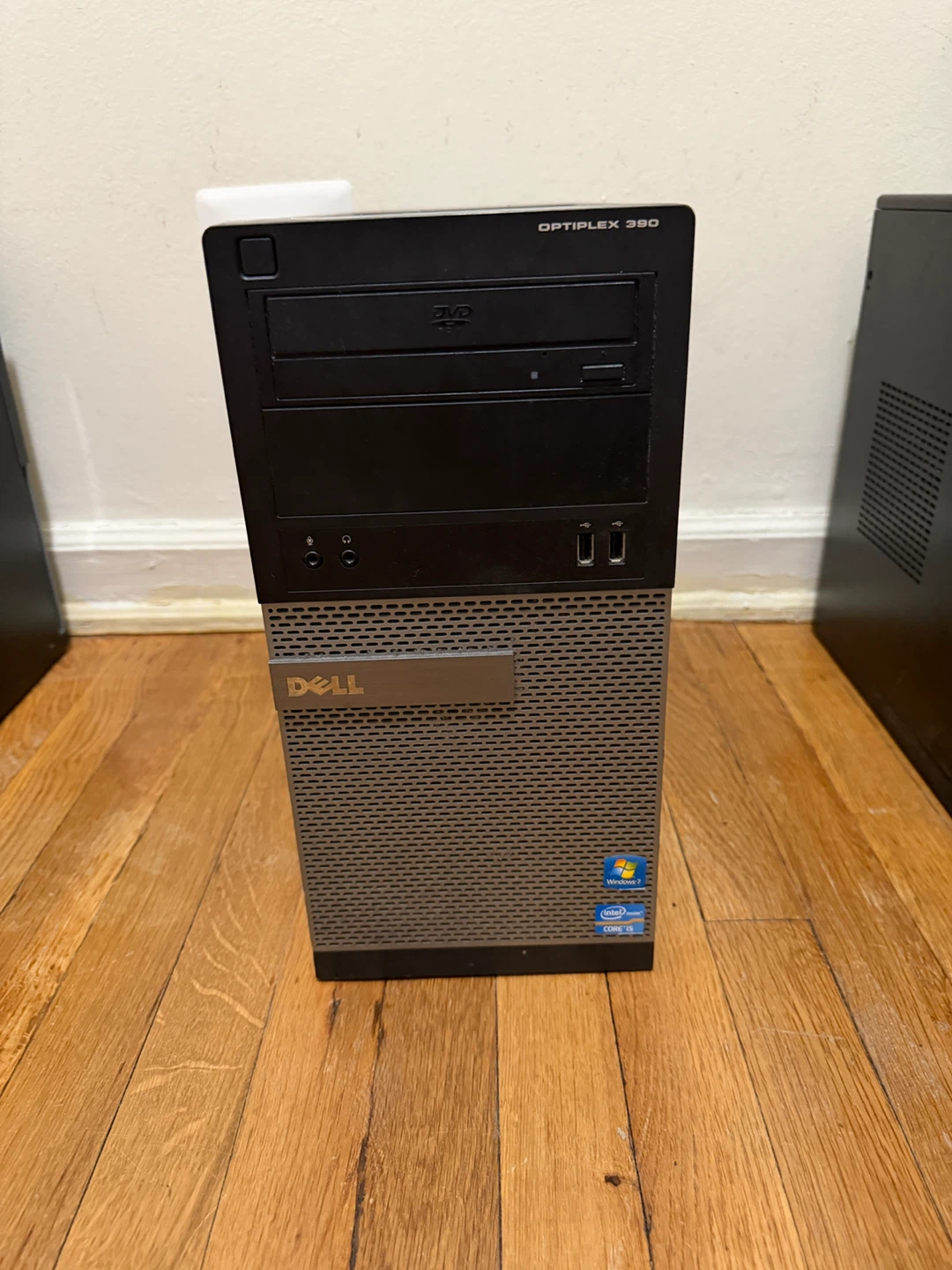 Dell Optiplex 390 Desktop Computer